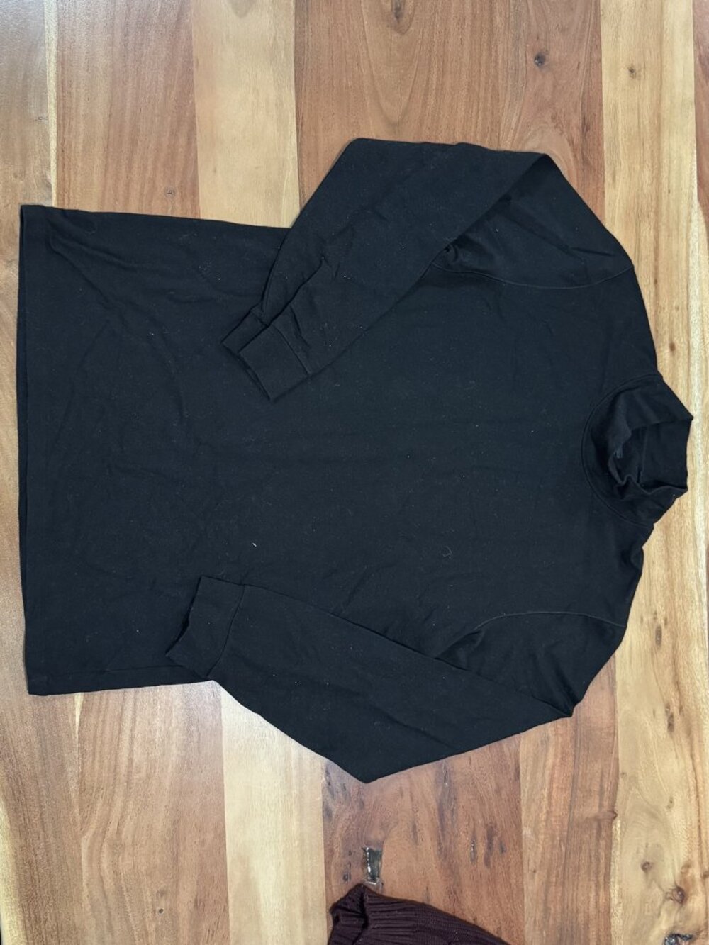 Uniqlo black fine-knit turtleneck – size S